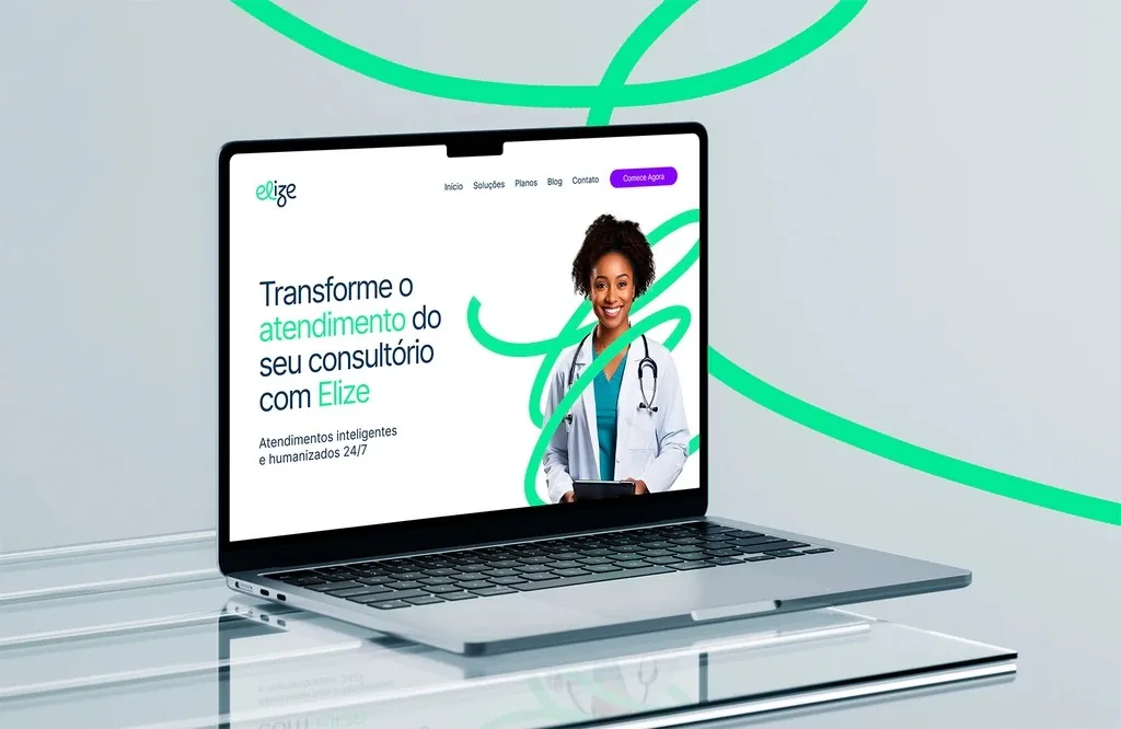 Site da Elize em notebook